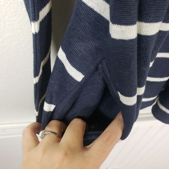 Chaser NWT Women's Blueish Grey White Striped Open Long Sleeve Cardigan Size Med - Picture 4 of 11